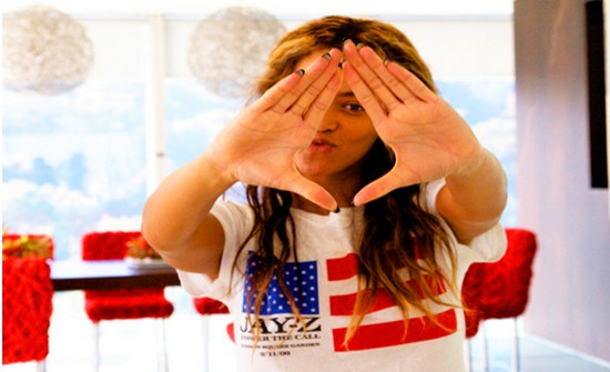 beyonce-roc-sign-for-jay-z