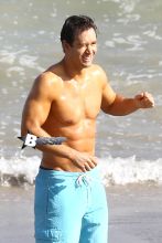 Co-stars Mark-Paul Gosselaar and Breckin Meyer filmed a scene from their hit show "Franklin & Bash", a drama-comedy about two unconventional lawyers and long-time friends