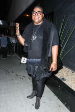 E.J. Johnson parties with friends at Bootsy Bellows