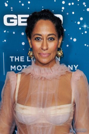 Tracee Ellis Ross Posts Curvy Pics, Unflattering Photo Embracing Flaws
