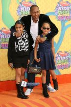 Mark Curry with daughters
