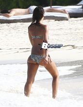 Jessica Alba shows off her bikini body in Mexico on July 11, 2014. Jessica and her husband Cash Warren showed off their love for each other along with their fit physiques while enjoying their Mexican vacation!