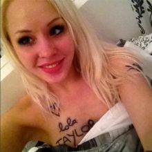 Russian freaky movie star Lola Taylor breaks legs escaping from men who lured her to Moscow