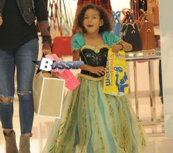 Jennifer Freeman and daughter Isabella go shopping on Christmas eve
