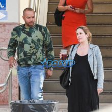 Donald Faison and pregnant CaCee Cobb enjoy a lunch date at Tender Greens in Studio City.