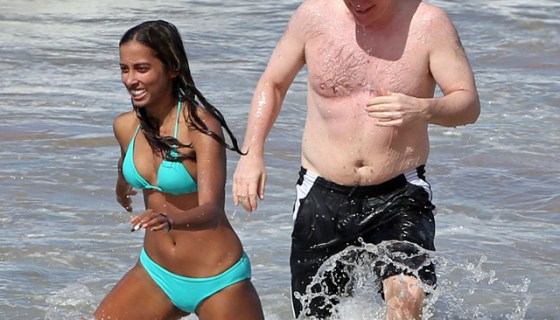 Bill Maher On Beach Vacation In Hawaii With Girlfriend Anjulie Persaud | Bossip