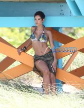 Nicole Murphy Thursday afternoon, photo shoot on the beach in South Beach Miami bikini and sarong