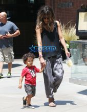 Halle Berry Son Maceo Wedding Band Olivier Martinez Westfield Mall