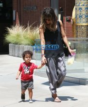 Halle Berry Son Maceo Wedding Band Olivier Martinez Westfield Mall