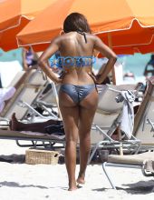 Claudia Jordan bikini beach Aisha Thalia birthday Miami Cakes