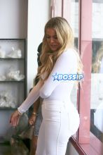 Khloe Kardashian crystal shop los angeles malika haqq filming Keeping Up With The Kardashians big butt WENN