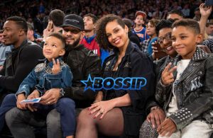 SplashNews Alicia Keys Swizz Beatz Knicks game with son Egypt and half brother Kasseem parents