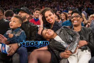 SplashNews Alicia Keys Swizz Beatz Knicks game with son Egypt and half brother Kasseem parents