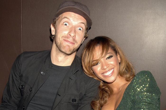 LONDON - SEPTEMBER 27:  (EMBARGOED FOR PUBLICATION IN UK TABLOID NEWSPAPERS UNTIL 48 HOURS AFTER CREATE DATE AND TIME)  Chris Martin of Coldplay with singer Beyonce Knowles attend the after party following the concert by Jay-Z at The Royal Albert Hall, at Movida on September 27, 2006 in London, England.  (Photo by Dave M. Benett/Getty Images)