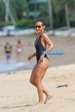 SplashNews JadaPinketSmith Black one piece amazing body Hawaii cakes