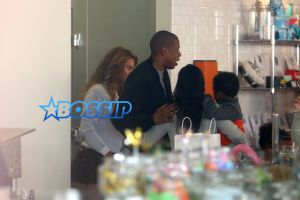AKM-GSI Beyonce and Jay Z celebrate their daughter Blue Ivy Carter's birthday at Cake Mix in Weho on Sunday. Blue Ivy turned 4 year old on January 7th. There were many guests in attendance and the family shared hugs with each other. Blue Ivy wore a cute pink tulle dress to the party.