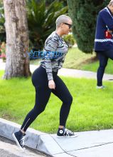 Amber Rose Pink Jeep Black Leggings Cakes Converse Shaved Head Beverly Hills FameFlynetPictures