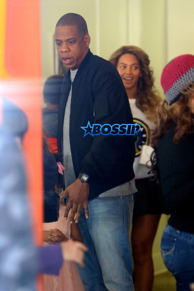 AKM-GSI Beyonce and Jay Z celebrate their daughter Blue Ivy Carter's birthday at Cake Mix in Weho on Sunday. Blue Ivy turned 4 year old on January 7th. There were many guests in attendance and the family shared hugs with each other. Blue Ivy wore a cute pink tulle dress to the party.