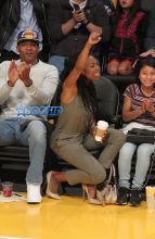 WENN Brandy Norwood friend Lakers game defeat Grizzlies Staples Center new boyfriend Kobe Bryant