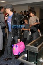 AKM-GSI Halle Berry Olivier Martinez Nahla Aubry Maceo Martinez catch a flight at LAX
