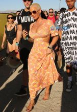 Amber Rose Day 3 Coachella fun bags Fameflynetpictures