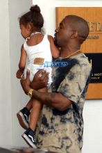 akm gsi Kim Kardashian Kourtney kardashian kanye west penelope disick north west lunch in miami private jet home