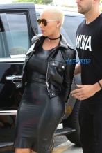 AKM-GSI Amber Rose wardrobe malfunction black latex dress Rupaul dragcon event
