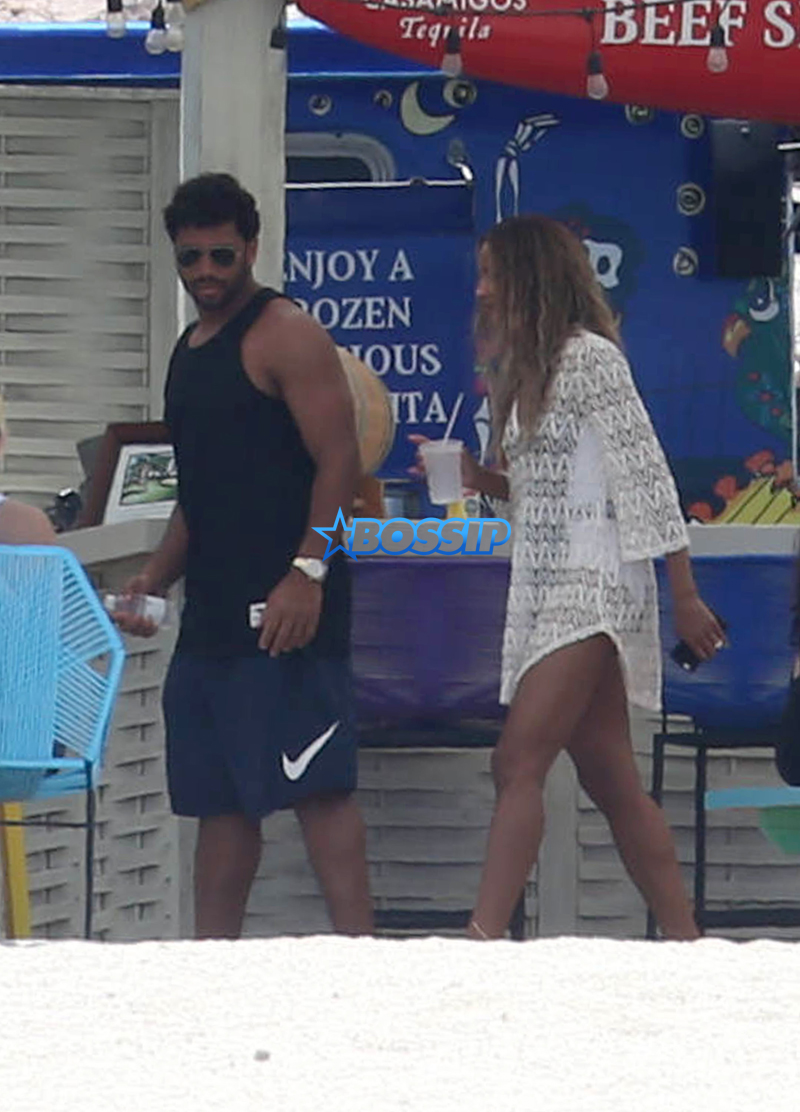 Singer Ciara, Seahawks quarterback Russell Wilson vacation in Cabo, Mexico with Ciara's son Future Wilburn on May 29, 2016.  pool FameFlynet