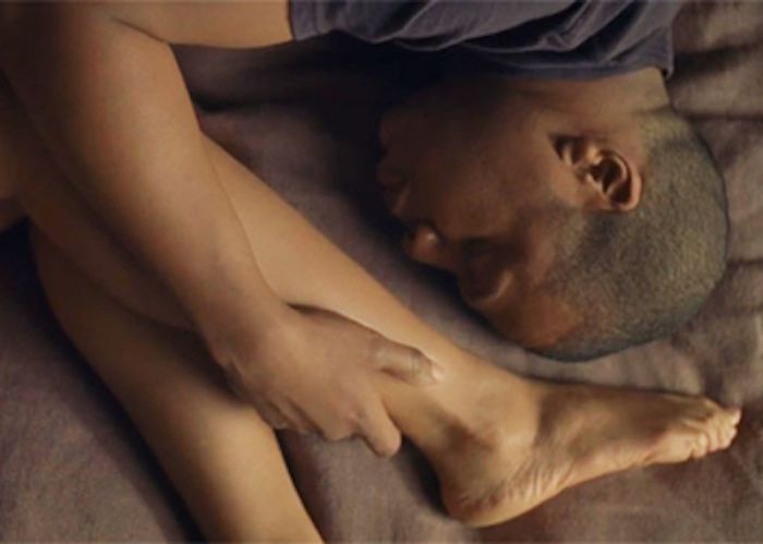 Jay Z nuzzles Beyonce's feet