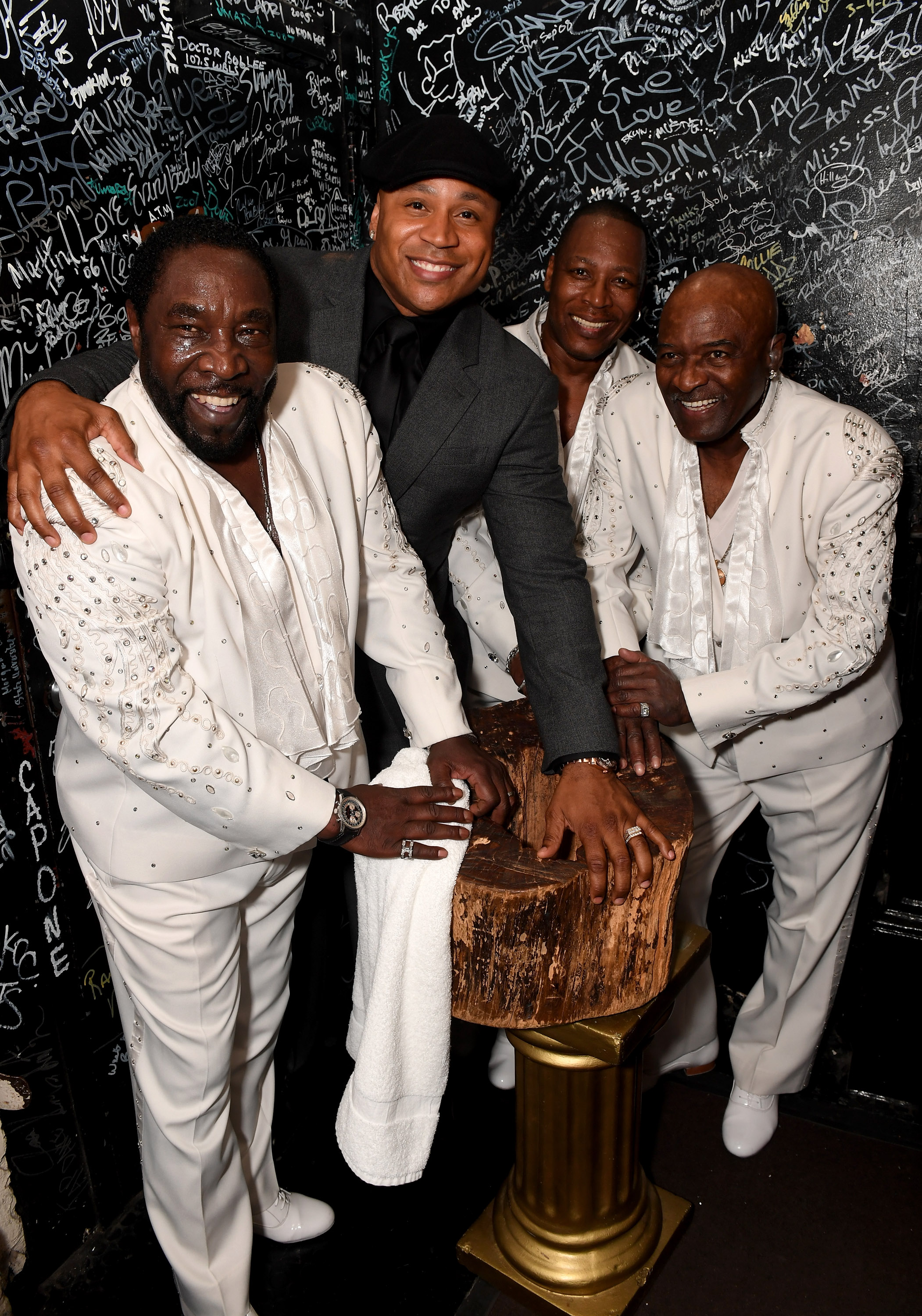 NEW YORK, NY - JUNE 13: LL Cool J poses with Walter Williams, Eric Grant and Eddie Levert of The O'Jays during Prince Walk of Fame Induction and 2016 Spring Gala at The Apollo Theater on June 13, 2016 in New York City. (Photo by Shahar Azran/WireImage)