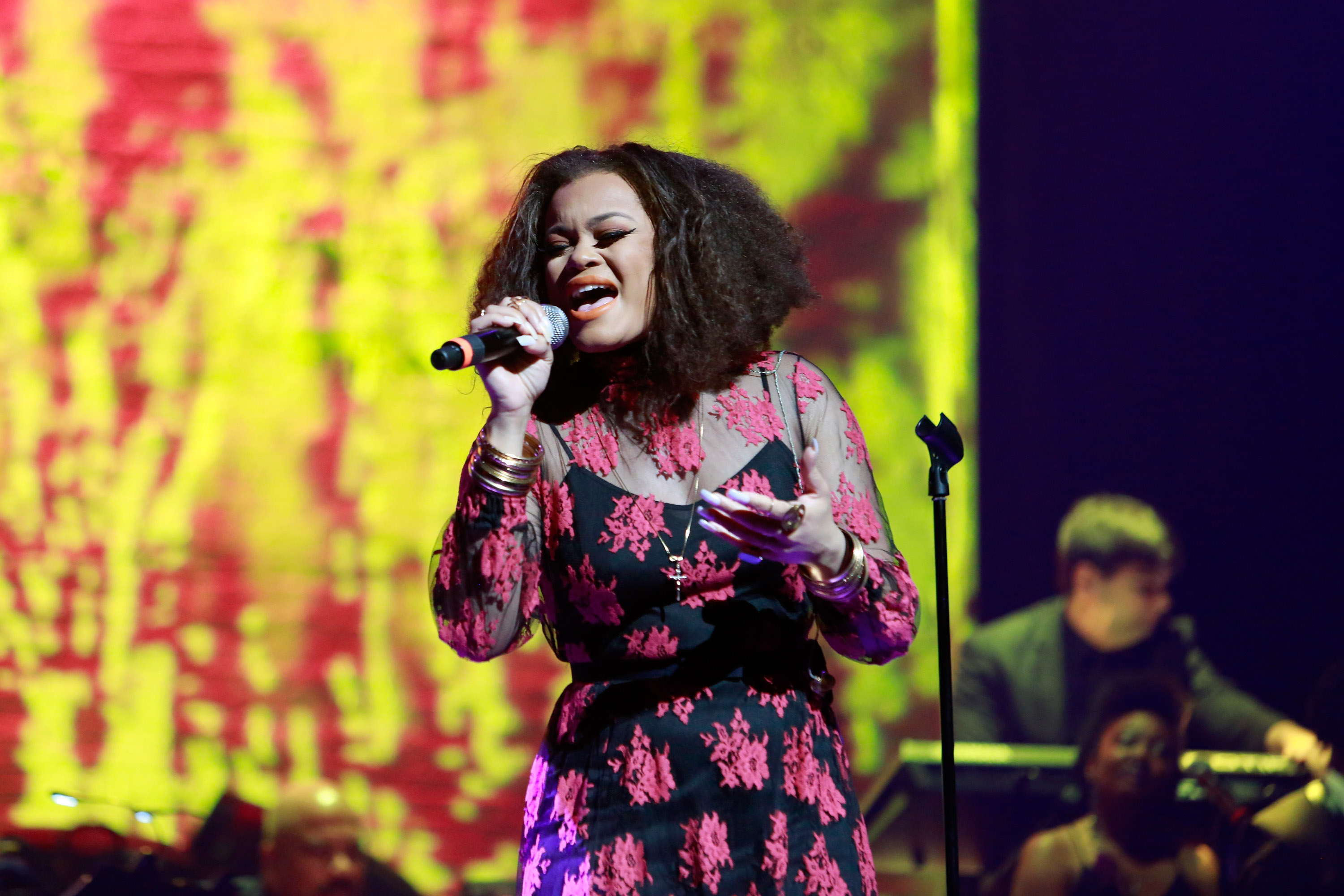 NEW YORK, NY - JUNE 13: Andra Day preforms during Prince Walk of Fame Induction and 2016 Spring Gala at The Apollo Theater on June 13, 2016 in New York City. (Photo by Shahar Azran/WireImage)