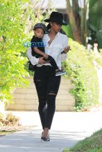 AKM-GSI Kelly Rowland Tim Witherspoon son Titan Jewell grocery run Beverly Hills