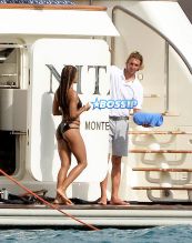Chris Rock Megalyn Echikunwoke Kate Hudson vacation Club 55 St Tropez. twists bikini cakes shower yacht AKM-GSI