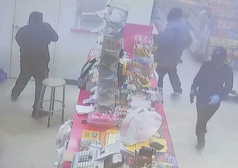 armed robbers shoot up convenience store