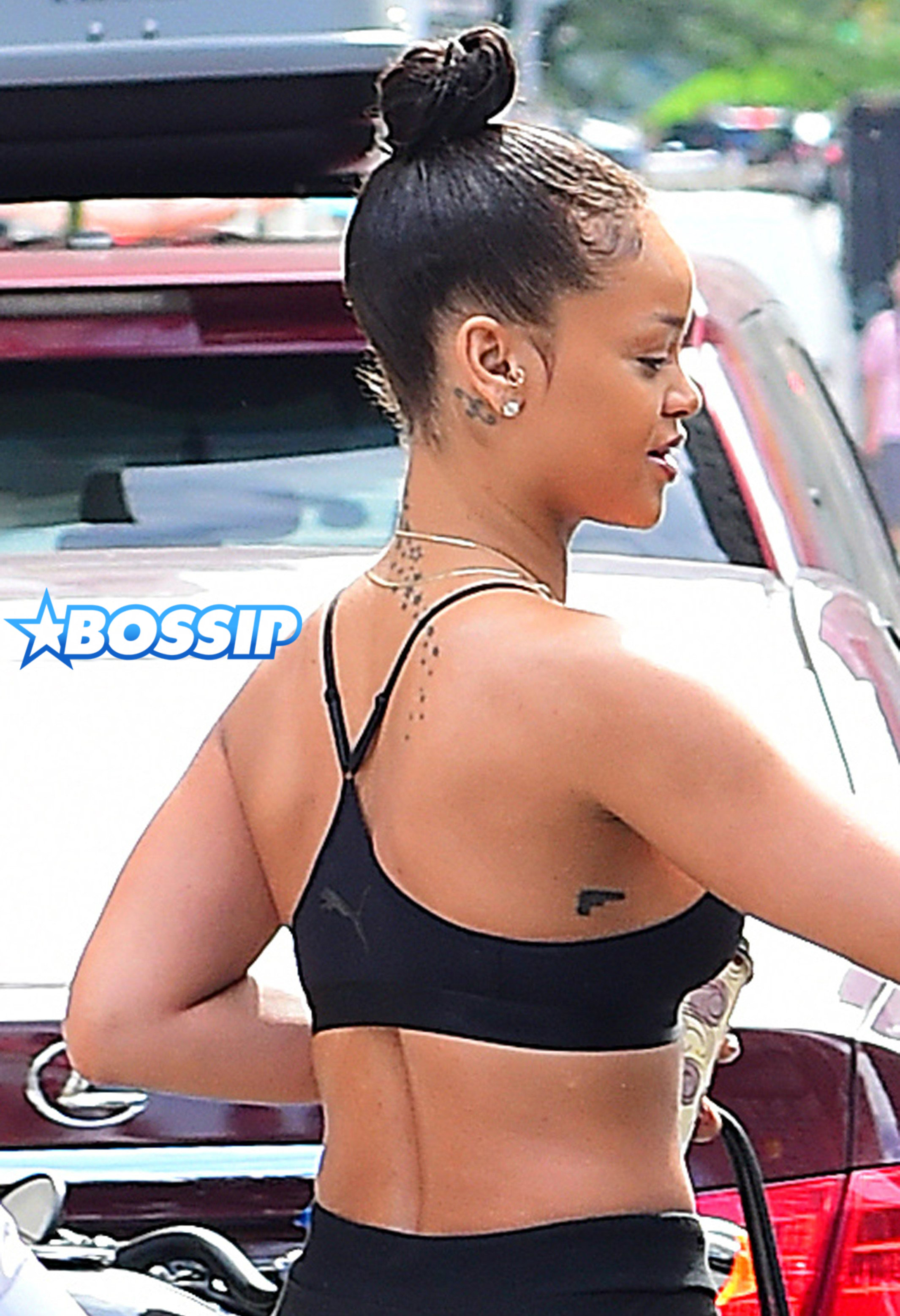 rihanna sports bra