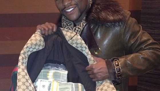 It's Too Damn Hot for All that Leather, I Know You Dying Under There:  Before Boarding in His $60,000,000 Private Jet, Floyd Mayweather Flaunting Louis  Vuitton Jacket and Nike Shoes Makes Fans