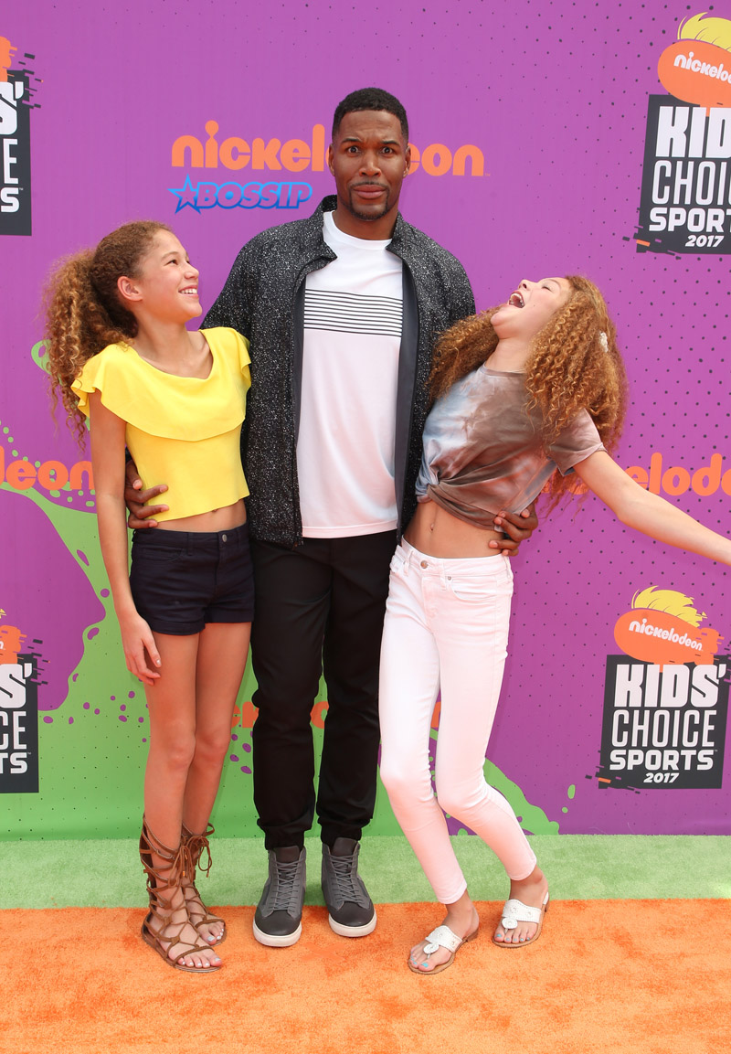 Michael Strahan twins Isabella and Sophia Nickelodeon Kids' Choice Sports Awards 2017 WENN/FayesVision
