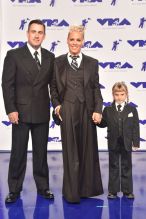 INGLEWOOD, CA - AUGUST 27: (L-R) Carey Hart, Pink and Willow Hart attend the 2017 MTV Video Music Awards at The Forum on August 27, 2017 in Inglewood, California.