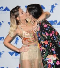 INGLEWOOD, CA - AUGUST 27: Paris Jackson and Caroline D'Amore pose in the press room at the 2017 MTV Video Music Awards at The Forum on August 27, 2017 in Inglewood, California.