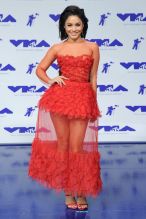 INGLEWOOD, CA - AUGUST 27: Actor Vanessa Hudgens attends the 2017 MTV Video Music Awards at The Forum on August 27, 2017 in Inglewood, California.