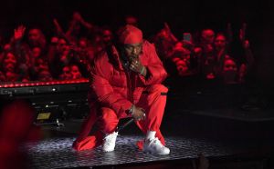 INGLEWOOD, CA - AUGUST 27: Kendrick Lamar performs onstage during the 2017 MTV Video Music Awards at The Forum on August 27, 2017 in Inglewood, California.