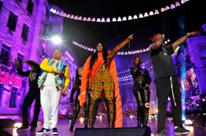 LOS ANGELES, CA - SEPTEMBER 17: Fat Joe, Remy Ma, and Ty Dolla Sign perform onstage at VH1 Hip Hop Honors: The 90s Game Changers at Paramount Studios on September 17, 2017 in Los Angeles, California.
