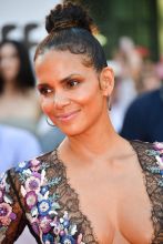 Actress HALLE BERRY attends 'KING13' premiere during the 2017 Toronto International Film Festival at Roy Thomson Hall in Toronto, Canada