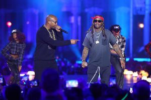 LOS ANGELES, CA - SEPTEMBER 17: Warren G and Ty Dolla Sign (R) onstage at VH1 Hip Hop Honors: The 90s Game Changers at Paramount Studios on September 17, 2017 in Los Angeles, California.