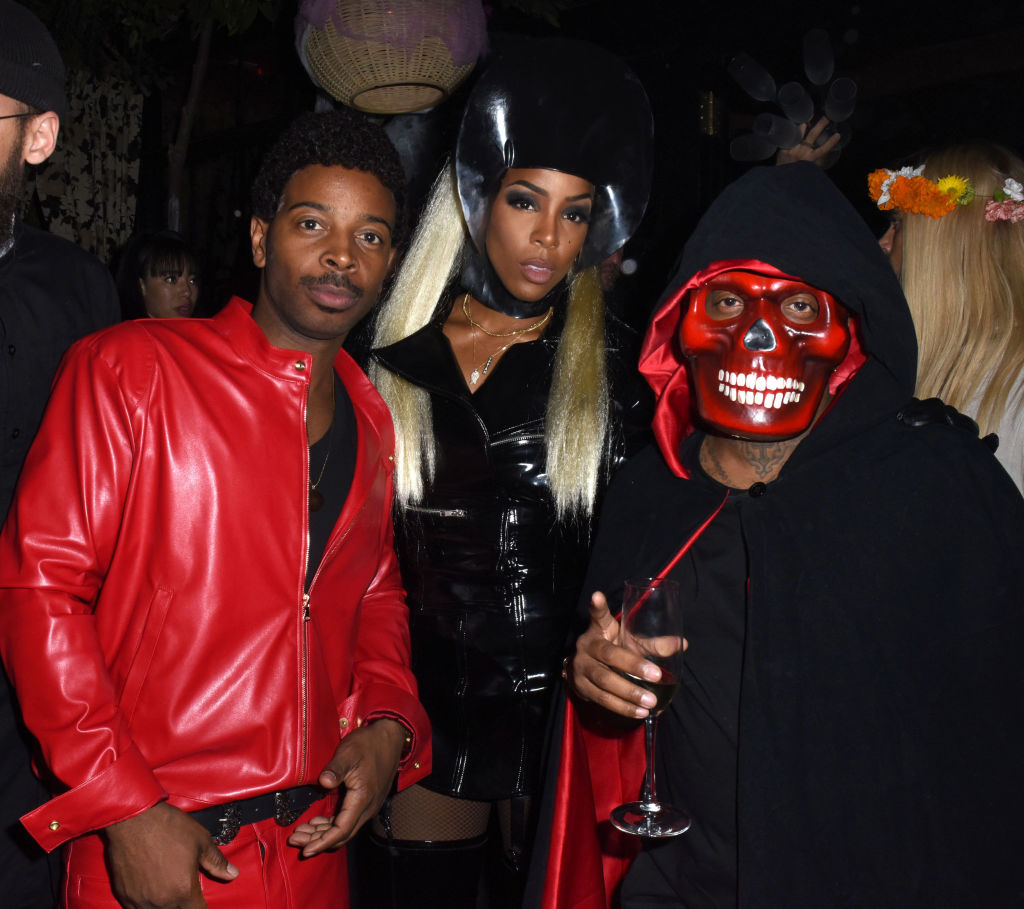  Tim Weatherspoon, Kelly Rowland and Jermaine Dupri attend Ciroc Kicks Off Halloween with Lenny S. & Kelly Rowland's Costume Couture at Poppy on October 29, 2017 in Los Angeles, California. 