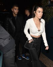 Kourtney Kardashian Arrives to Petit Restaurant For Kendalls Birthday Dinner