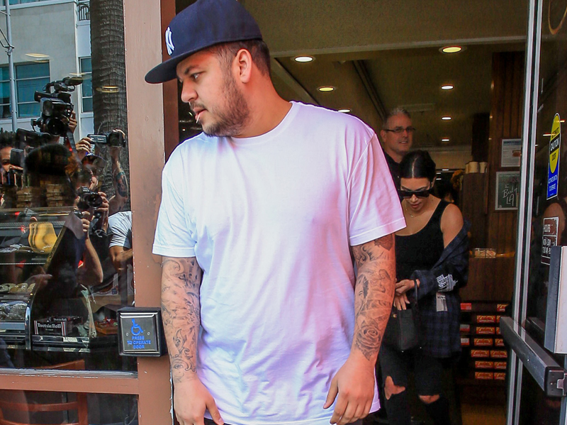 Poor Thang: Diabetic Dad Rob Kardashian Is In A Sickly And Sad State