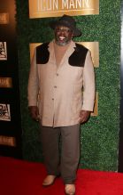 Cedric The Entertainer LOS ANGELES, CA - FEB 27: Celebrity arrival at the 6th Annual ICON MANN Pre-Oscar Dinner at Beverly Wilshire Hotel on February 27, 2018 in Beverly Hills, CA