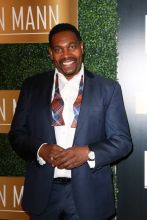 Mykelti Williamson LOS ANGELES, CA - FEB 27: Celebrity arrival at the 6th Annual ICON MANN Pre-Oscar Dinner at Beverly Wilshire Hotel on February 27, 2018 in Beverly Hills, CA