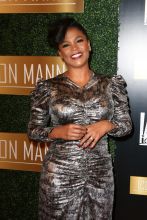 Nia Long LOS ANGELES, CA - FEB 27: Celebrity arrival at the 6th Annual ICON MANN Pre-Oscar Dinner at Beverly Wilshire Hotel on February 27, 2018 in Beverly Hills, CA